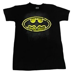 Men's Yellow Neon Light Plugged Batman Logo Black Tee Shirt T-Shirt Sz Small EUC